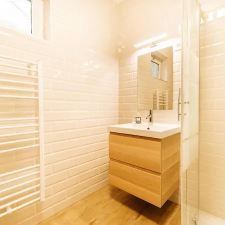 Topaz Apartmanhazak