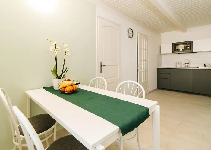 Topaz Apartmanhazak